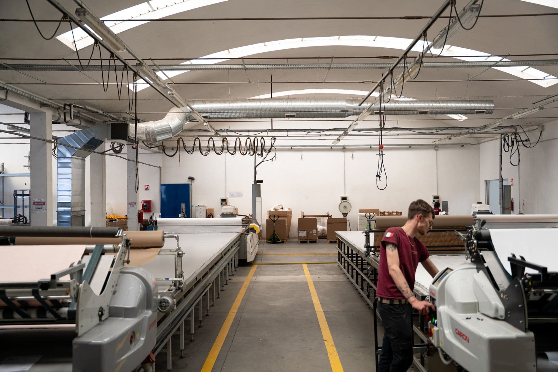 Reparto di taglio dello stabilimento At Labora a Modena